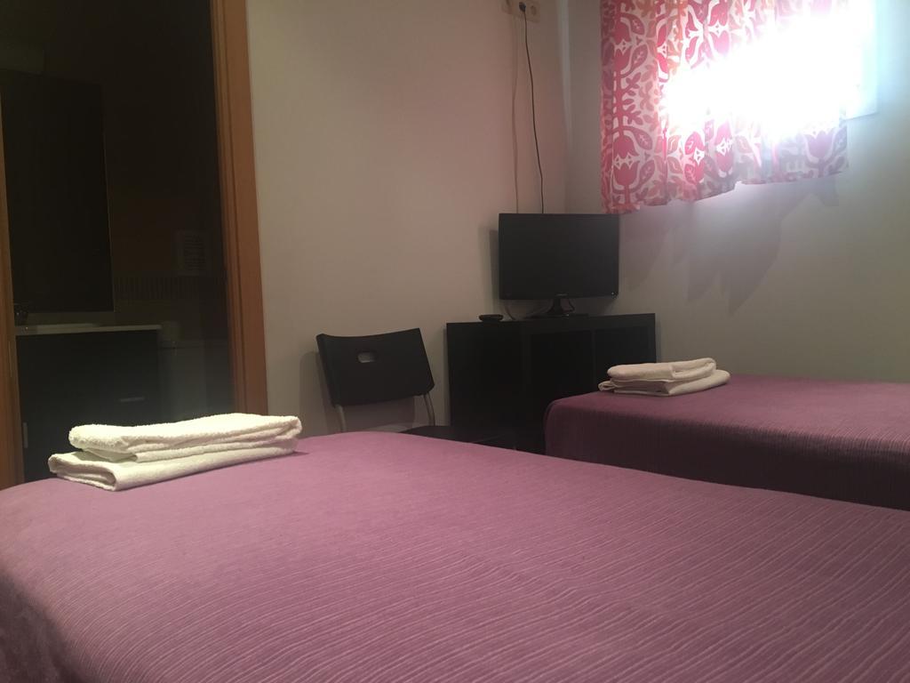 Hostal R. Lido Мадрид Экстерьер фото